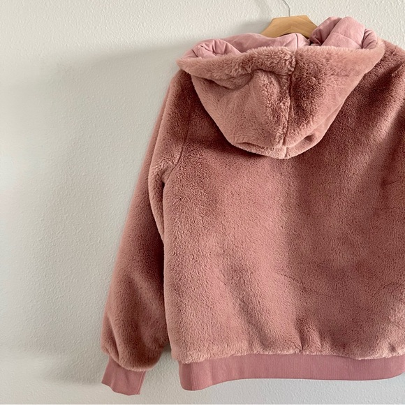ATHLETA Cozy Soft Pink Faux Fur Front Zipper Jacket - Picture 7 of 10